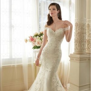 Sophia Tolli Wedding Dresses
Style: Loraina